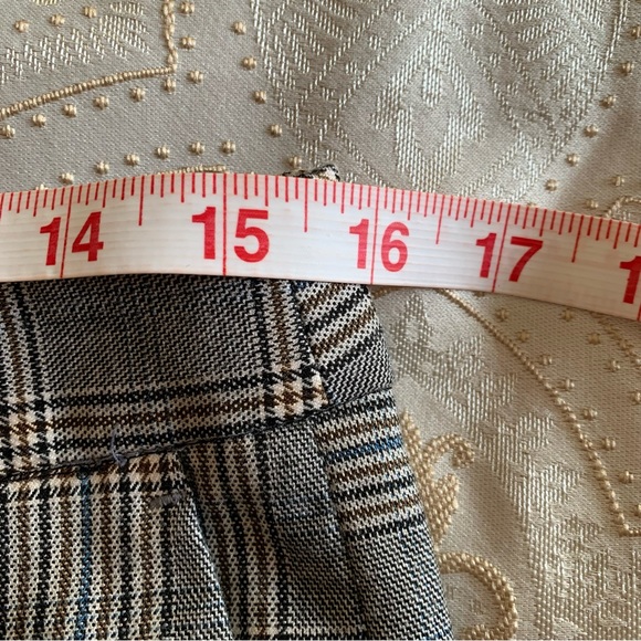 ZARA BASIC. Plaid tan pants! Two side pockets. Size 6. - Picture 5 of 6